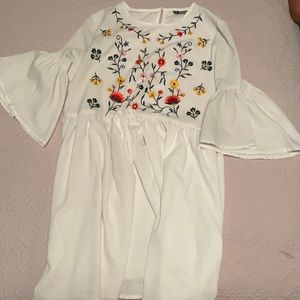 Dress with beauty bell sleeves